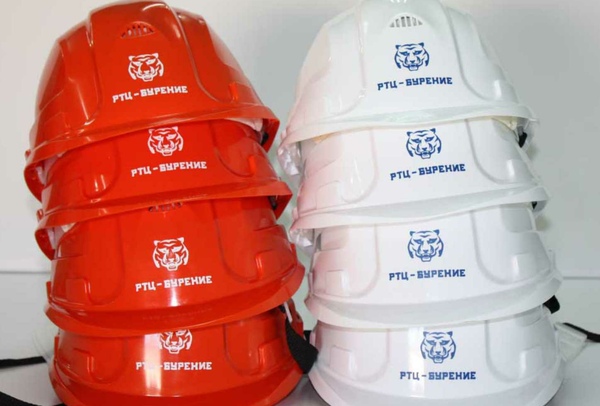 Плоттерная резка для брендирования касок